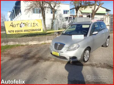 Usata Lancia Ypsilon 60 CV (44 kW) 2008 Grigio Utilitaria