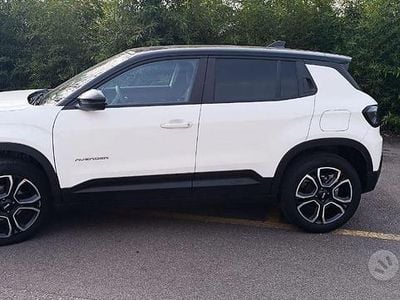 Usata Jeep Avenger Summit 100 CV (73 kW) 2025 Bianco SUV