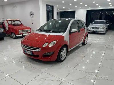 Usata Smart ForFour Passion 95 CV (69 kW) 2007 Rosso Utilitaria
