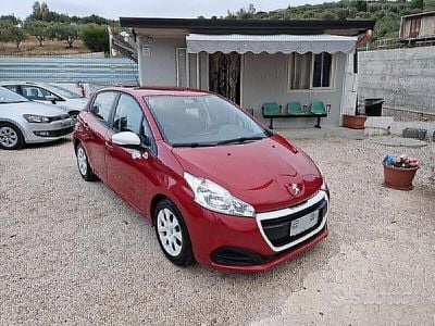 Usata Peugeot 208 Active 67 CV (49 kW) 2017 Rosso Utilitaria