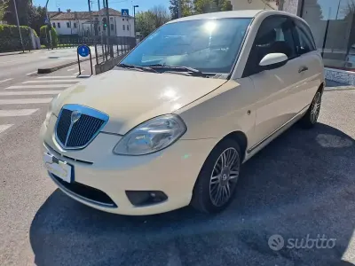 Usata Lancia Ypsilon 60 CV (44 kW) 2006 Beige Utilitaria