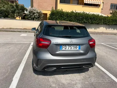 Usata Mercedes A180 109 CV (80 kW) 2016 Grigio Utilitaria