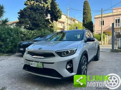 Usata Kia Stonic Style 120 CV (88 kW) 2017 Grigio SUV