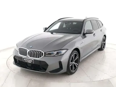 Usata BMW 330e M Sport 184 CV (135 kW) 2025 Grigio metall. Station wagon
