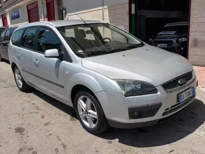 Usata Ford Focus S 90 CV (66 kW) 2006 Grigio Station wagon