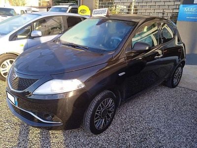 Usata Lancia Ypsilon Gold 69 CV (50 kW) 2016 Nero Utilitaria