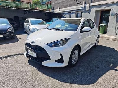 Nuova Toyota Yaris Hybrid Active 92 CV (67 kW) 2026 Bianco Berlina