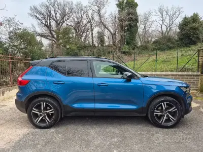 Usata Volvo XC40 190 CV (139 kW) 2019 Blu SUV