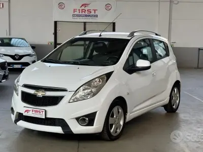 Begagnad Chevrolet Spark 79 HK (58 kW) 2012 Vit Halvkombi