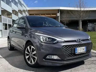 Usata Hyundai i20 Comfort 90 CV (66 kW) 2015 Utilitaria