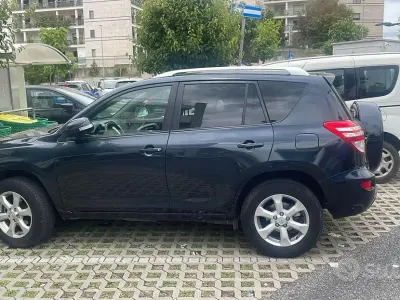 Usata Toyota RAV4 150 CV (110 kW) 2011 Nero SUV