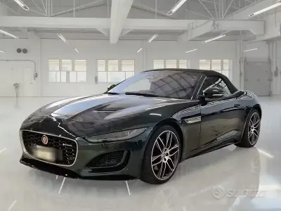 Usata Jaguar F-Type R-Dynamic 300 CV (220 kW) 2023 Verde Cabrio