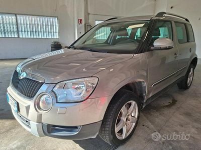 Usata Skoda Yeti Active 105 CV (77 kW) 2013 Grigio SUV