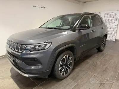 Begagnad Jeep Compass Limited 131 HK (96 kW) 2023 Grå SUV