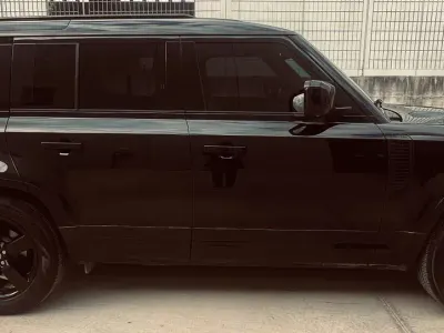 Usata Land Rover Defender SE Dynamic 200 CV (147 kW) 2023 Nero SUV