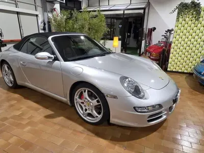 Usata Porsche 911 Carrera S Cabriolet 355 CV (261 kW) 2005 Grigio Cabrio
