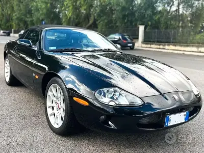 Usata Jaguar XKR 363 CV (266 kW) 2001 Cabrio
