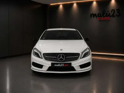 Usata Mercedes A180 Premium 122 CV (89 kW) 2015 Bianco Utilitaria
