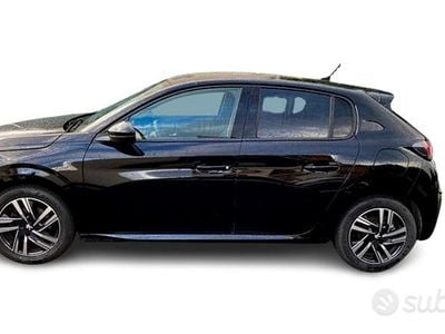 Usata Peugeot 208 Allure 101 CV (74 kW) 2023 Nero Utilitaria