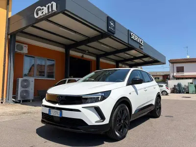 Usata Opel Grandland X S 131 CV (96 kW) 2024 Arktis white SUV