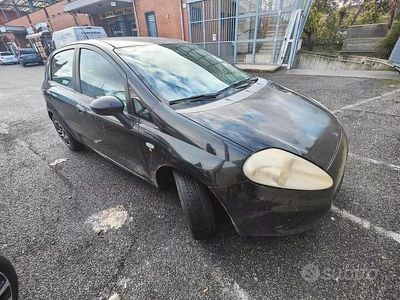 Usata Fiat Grande Punto 74 CV (54 kW) 2006 Nero Utilitaria
