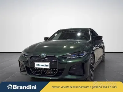 Usata BMW i4 Sport Line 400 kW (544 CV) 2023 British racing green Berlina