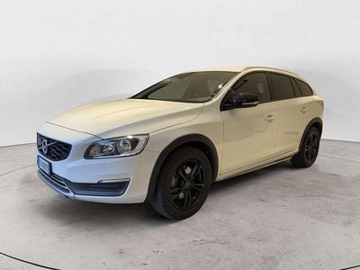 Usata Volvo V60 CC Momentum 150 CV (110 kW) 2016 Bianco Station wagon