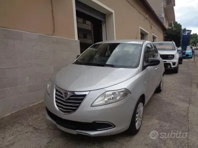 Usata Lancia Ypsilon Gold 95 CV (69 kW) 2013 Grigio Utilitaria