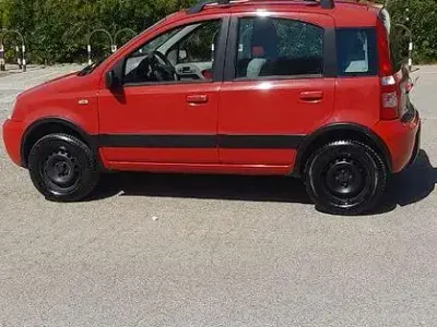 Usata Fiat Panda 4x4 60 CV (44 kW) 2005 Rosso Utilitaria