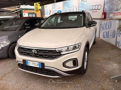 Usata VW T-Roc Style 110 CV (80 kW) 2024 Beig SUV