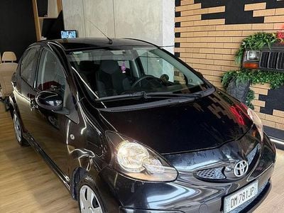 Usata Toyota Aygo 67 CV (49 kW) 2007 Nero Utilitaria