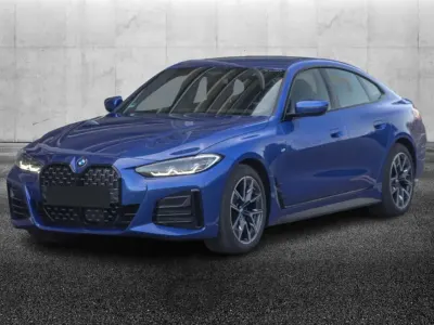 Usata BMW 420 M Sport 190 CV (139 kW) 2023 Blu/azzurro