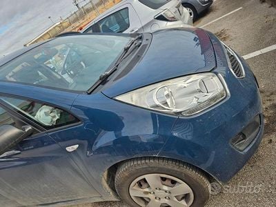 Usata Kia Venga 90 CV (66 kW) 2012 Blu Utilitaria