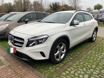 Usata Mercedes GLA180 109 CV (80 kW) 2017 Bianco SUV
