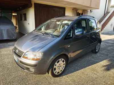 Usata Fiat Idea Dynamic 69 CV (50 kW) 2005 Grigio Monovolume