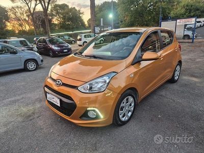 Usata Hyundai i10 Style 66 CV (48 kW) 2015 Arancione Utilitaria