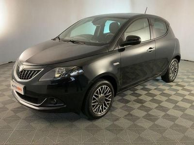 Usata Lancia Ypsilon Gold 69 CV (50 kW) 2023 Nero Utilitaria