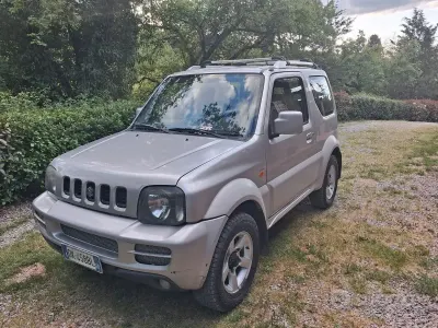 Usata Suzuki Jimny 85 CV (62 kW) 2007 Grigio SUV