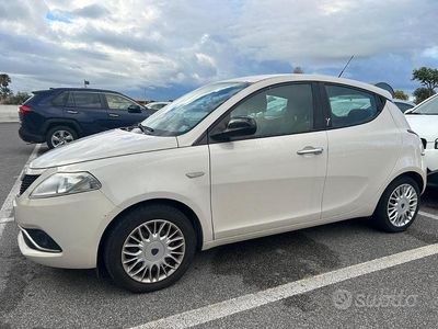 Usata Lancia Ypsilon 69 CV (50 kW) 2016 Bianco Utilitaria