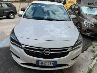Usata Opel Astra Innovation 136 CV (100 kW) 2015 Bianco Berlina