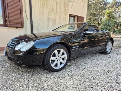 Usata Mercedes SL350 245 CV (180 kW) 2005 Nero Cabrio
