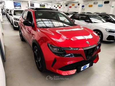 Nuova Alfa Romeo Junior Edizione Speciale 136 CV (100 kW) 2025 Rosso brera SUV