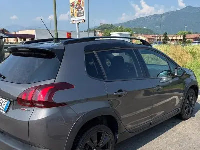 Usata Peugeot 2008 GT-line 102 CV (75 kW) 2019 Grigio SUV