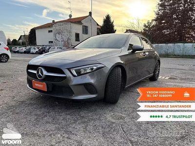 Usata Mercedes A180 135 CV (99 kW) 2019 Grigio Berlina