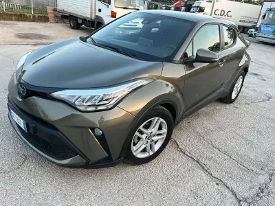Usata Toyota C-HR Business Edition 98 CV (72 kW) 2022 Bronzo SUV