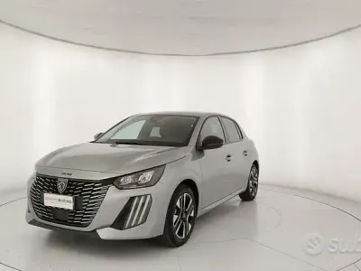 Usata Peugeot 208 Allure 101 CV (74 kW) 2025 Grigio Utilitaria