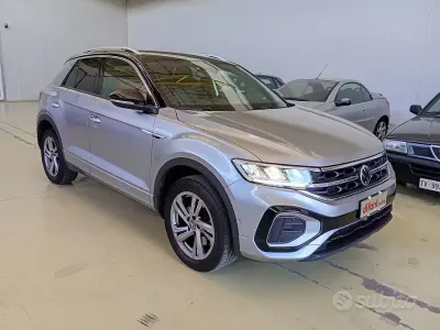 Usata VW T-Roc R-line 150 CV (110 kW) 2024 Grigio SUV