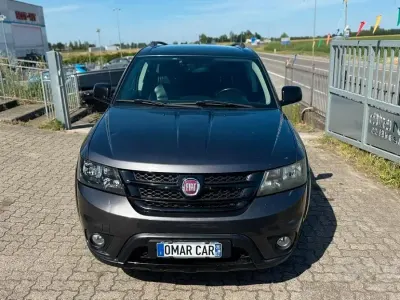 Usata Fiat Freemont 170 CV (125 kW) 2015 Grigio SUV