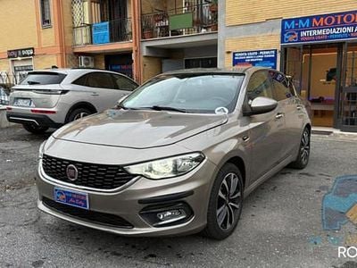Usata Fiat Tipo Lounge 120 CV (88 kW) 2017 Champagne Berlina