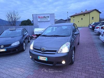 Usata Toyota Corolla Verso 136 CV (100 kW) 2007 Grigio Monovolume